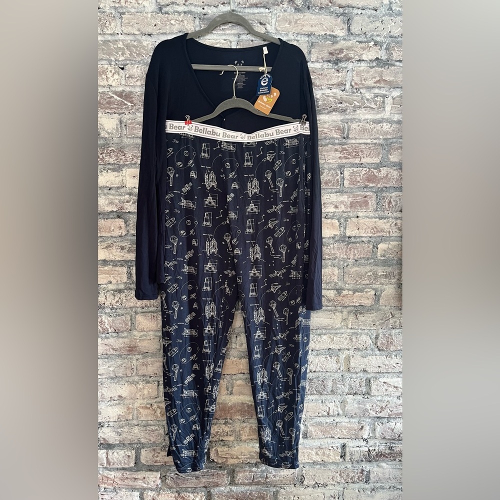 Bellabu bear Bamboo 2 piece Pj/lounge wear
NWT smoke and pet free home giftable🌸